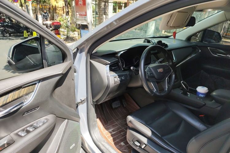 Used Cadillac XT5 2018 25T Luxury Model
