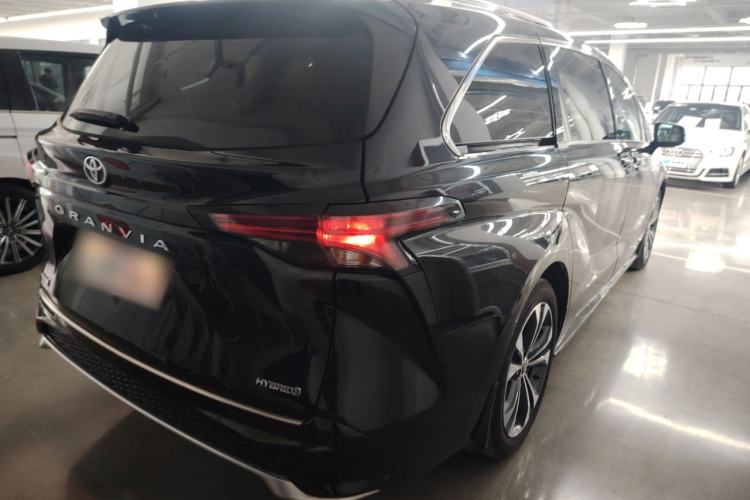 Used Toyota Granvia 2022 2.5L Hybrid Premium Edition Rear Right 45 Deg