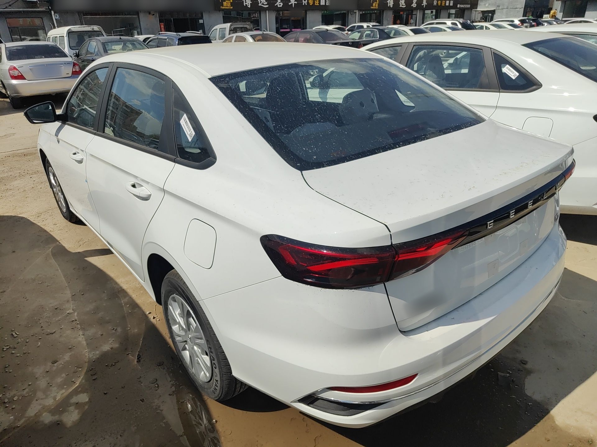 Geely Auto Emgrand 2025 4th Generation 1.5L Manual - Starry Edition — снимка 4