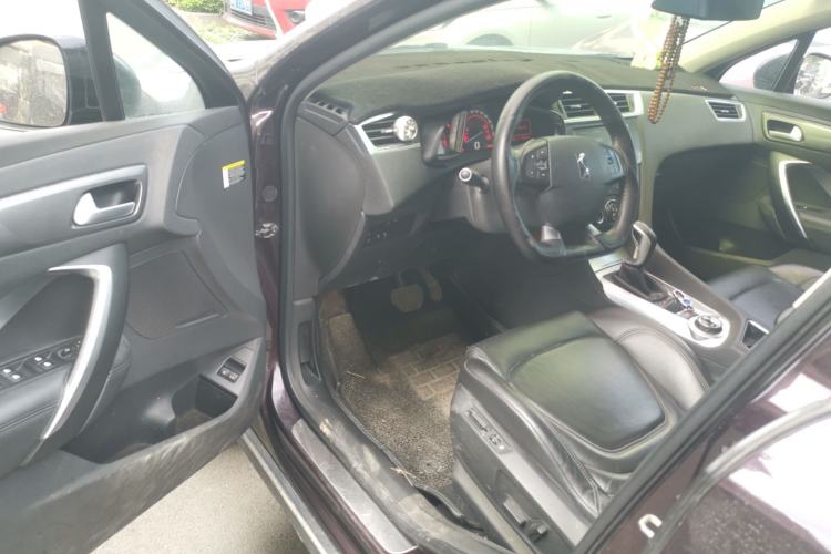 Used DS 6 2014 1.6T Luxury Edition THP160
