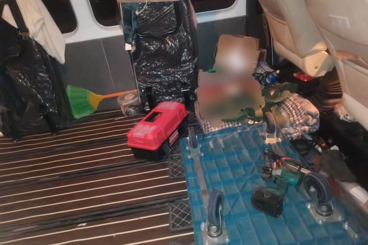 Used JMC Transit 2019 2.8T Commercial Version Long Wheelbase Mid-Roof 6-Seater Rear Single Tire China VI Emission Standard – JX493 Left Rear Seat