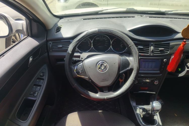 Used Dongfeng Aeolus H30 2013 CROSS 1.6L Manual Zunyi Model Steering Wheel