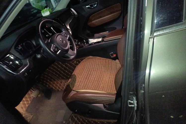 Used Volvo XC60 2019 T5 4x4 Zhiyuan Edition China VI Standard
