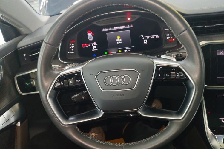 Used Audi A7L 2022 55 TFSI quattro S-line Zhiyuan Crystal Flow Package
