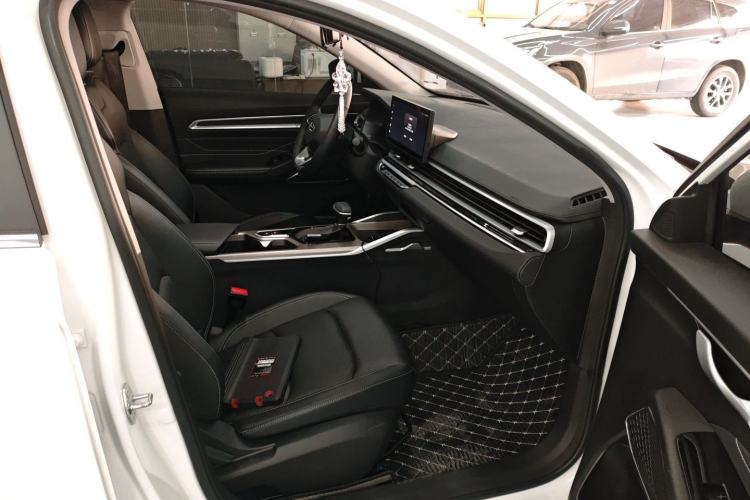 Used Geely Auto Emgrand 2023 4th Generation Champion Edition 1.5L CVT Prestige Model
