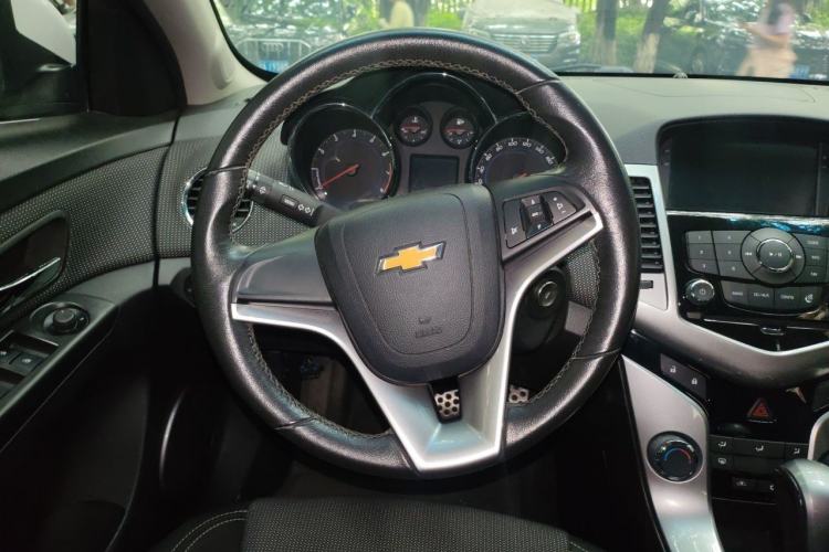 Used Chevrolet Cruze 2013 Hatchback 1.6T Automatic Flagship Model
