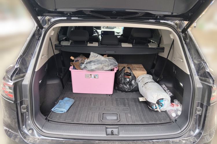 Used Volkswagen ID.6 CROZZ 2021 Long-Range PRO Edition Trunk