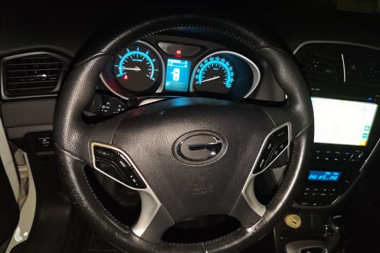 Used GAC Trumpchi GS5 2014 1.8T Automatic Two-Wheel Drive Supreme Edition Steering Wheel