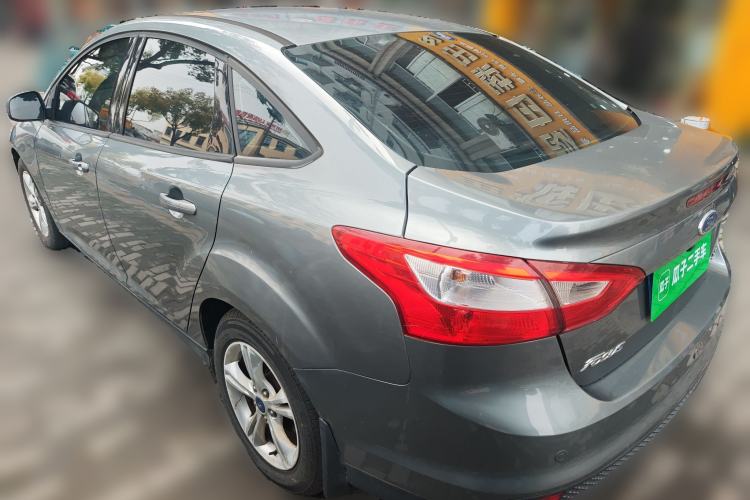 Used Ford Focus 2012 Sedan 1.6L Automatic Fashion Edition