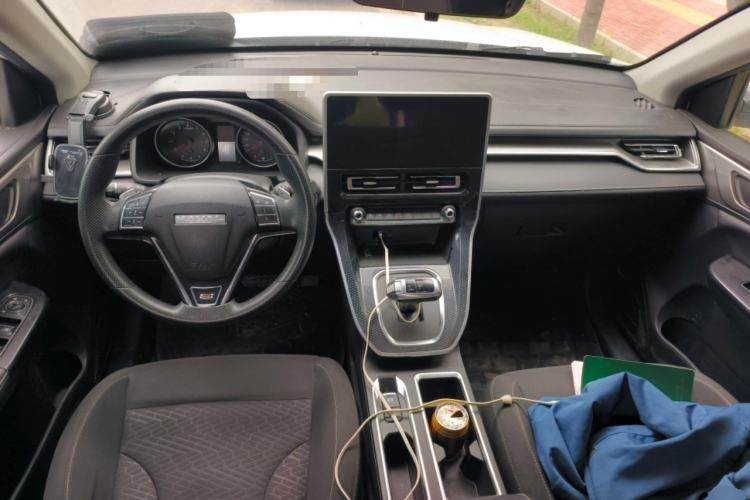 Used Haval M6 2023 PLUS 1.5T DCT Elite Smart Connectivity Model Center Console