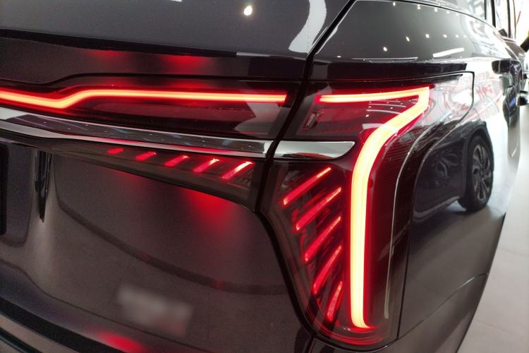 Used Hongqi HS7 2023 2.0T Automatic All-Wheel-Drive Flagship Edition Six Seats
