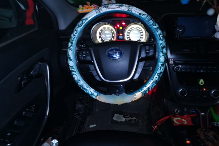 Used Bestune X80 2016 2.0L automatic Comfort trim level