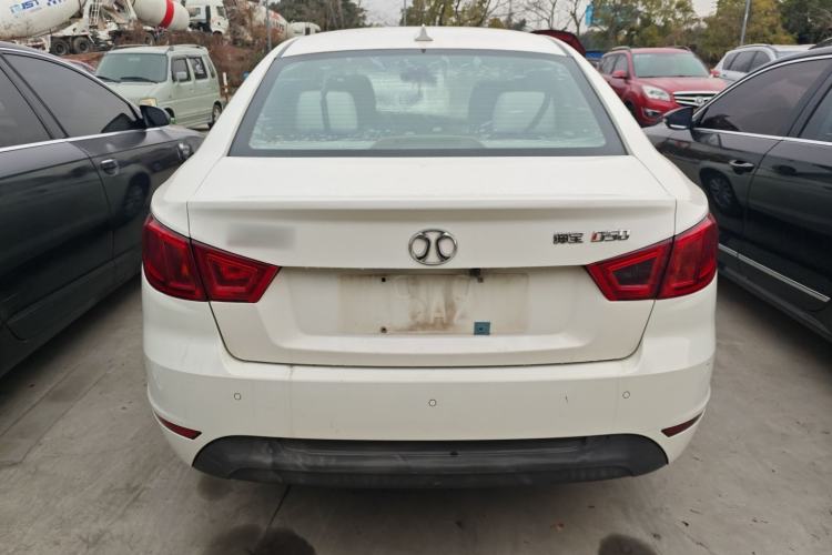 Used BAIC Senova D50 2014 1.5L manual standard version
