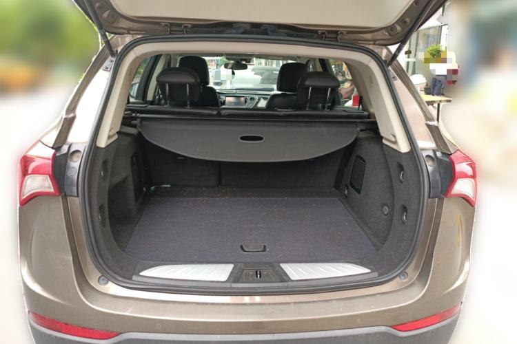 Used Buick Envision 2018 20T Two-Wheel-Drive Elite Model Trunk