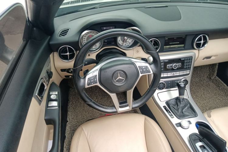 Used Mercedes-Benz SLK-Class 2011 SLK 200 Fashion Model Steering Wheel