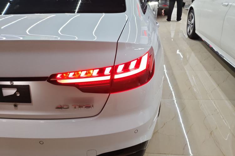 Used Audi A4L 2022 40 TFSI Luxury Dynamic Model Right Rear Taillight