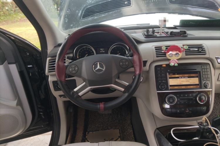 Used Mercedes-Benz R-Class 2010 R 350 L 4MATIC