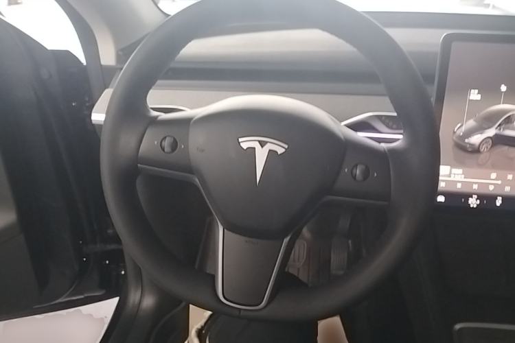 Used Tesla Model Y 2024 Long-Range All-Wheel-Drive Version