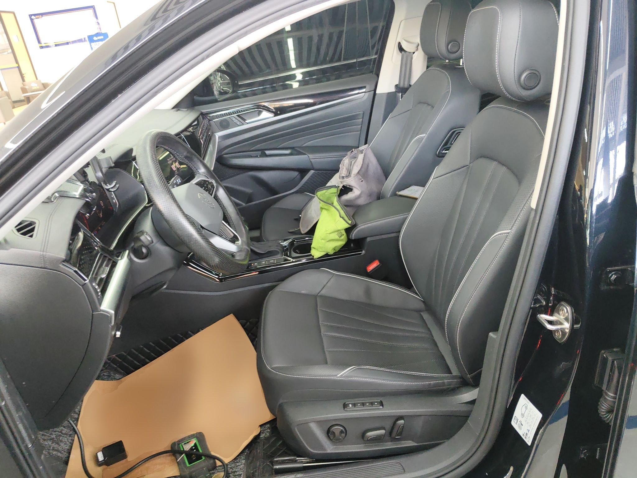 Переднее сиденье в автомобиле