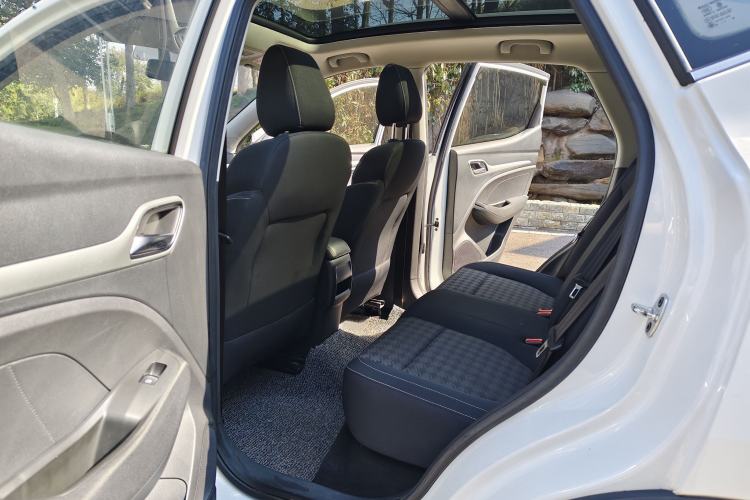 Used MG ZS 2018 1.5L Manual 65-inch Giant-Screen Sunroof Version China V Standard
