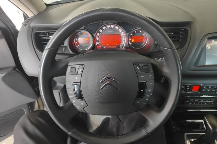 Used Citroen C5 2014 1.6T Automatic Luxury Model Steering Wheel