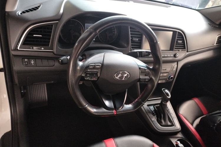Used Hyundai Elantra (6th Generation / Lingdong) 2018 1.4T Dual-Clutch Xuan Dong · Dynamic Edition Steering Wheel