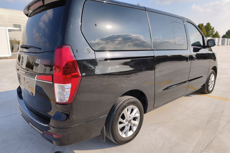 Used FORTHING Lingzhi PLUS 2021 Travel Edition 2.0L Manual Luxury 7-Seater
