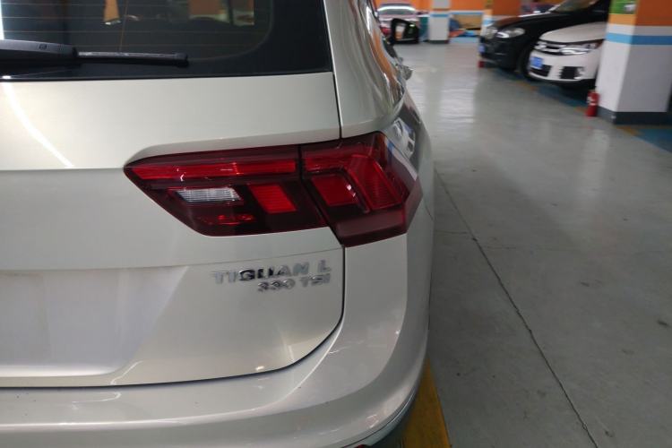Used Volkswagen Tiguan L 2018 330TSI Automatic Two-Wheel Drive Luxury Edition Right Rear Taillight