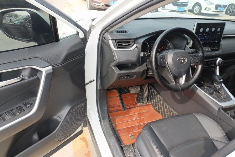 Used Toyota Wildlander 2022 2.0L CVT Two-Wheel Drive Luxury PLUS Edition
