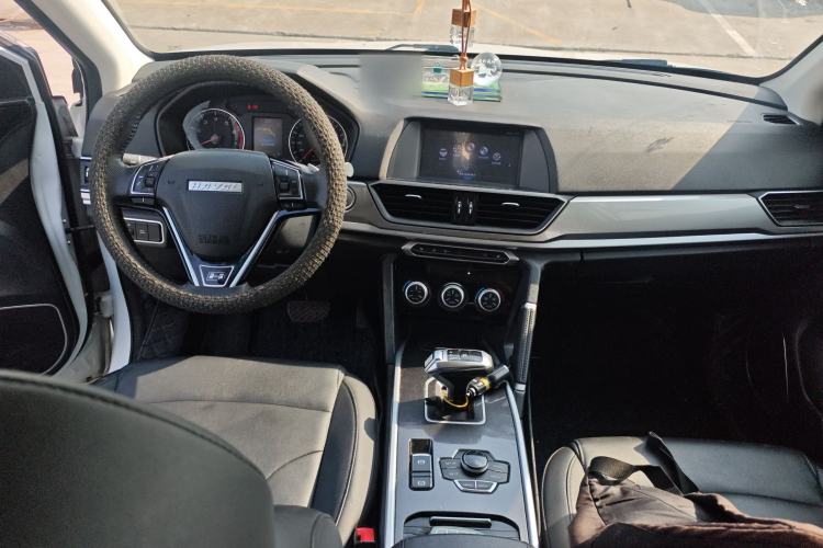 Used Haval H6 2018 Sport Edition 1.5T Automatic Two-Wheel Drive Elite Model China V Standard Center Console