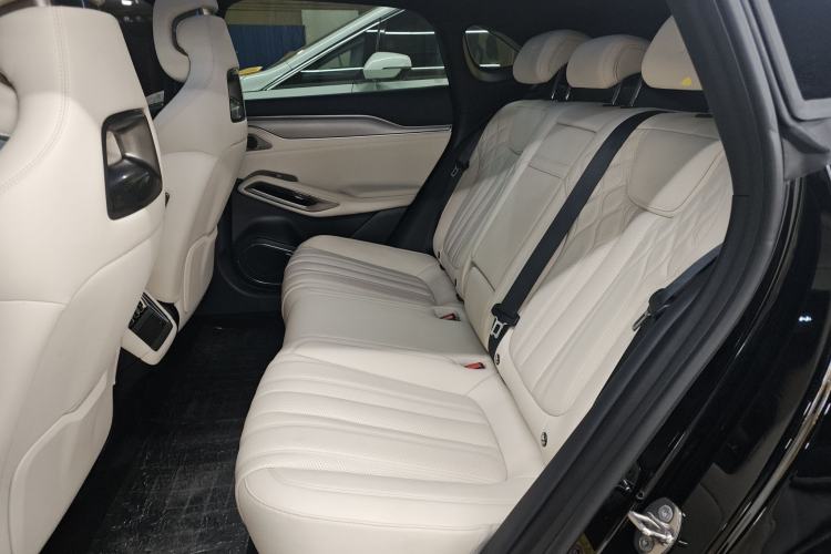 Used BYD Song L EV 2024 662 km Excellence Version
