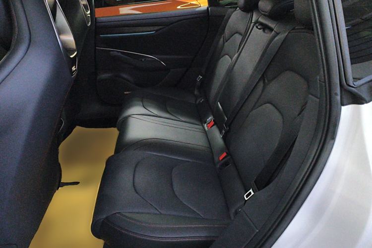 Used Xiaomi Auto SU7 2024 Rear-Drive Ultra-Long Range Advanced Pro-Level Intelligent Driving Version Left Rear Seat