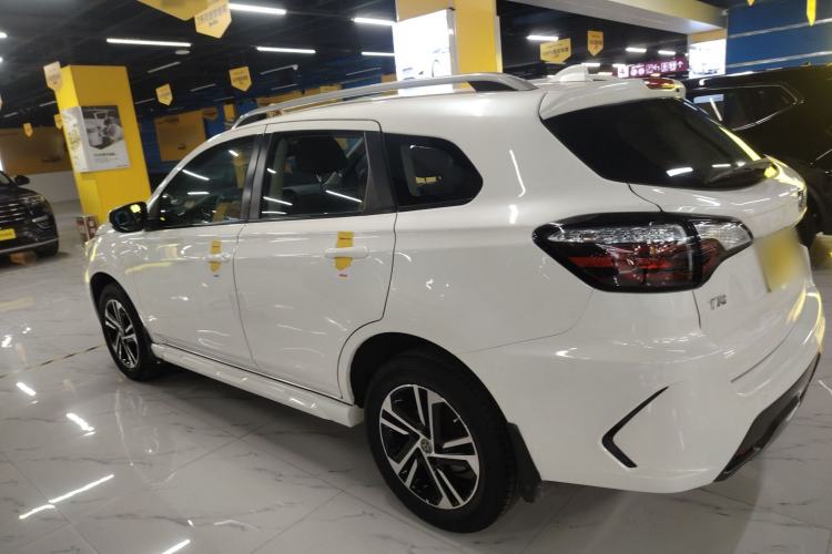 Used Venucia T70 2018 2.0L CVT Smart Edition Exterior 3