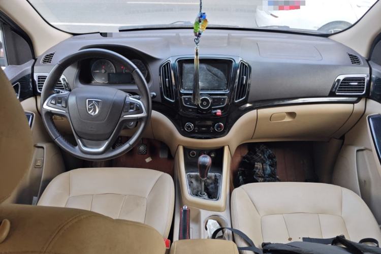 Used Baojun 730 2014 1.5L Manual Luxury Navigation ESP Version 7 Seats