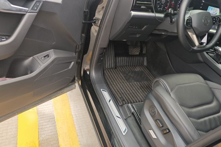 Used Volkswagen Touareg 2022 2.0 TSI RuiShang Edition Driver Seat