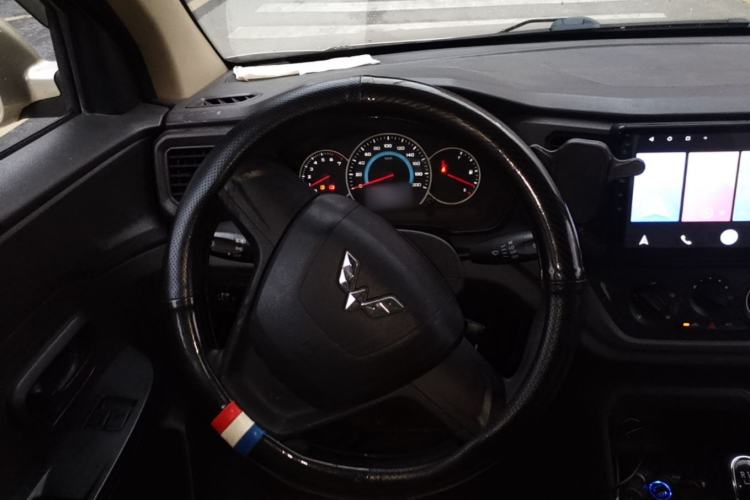 Used Wuling Hongguang V 2019 1.5L Enjoyment Version China VI LAR