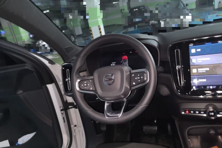 Used Volvo C40 2022 Long-Range Version Steering Wheel