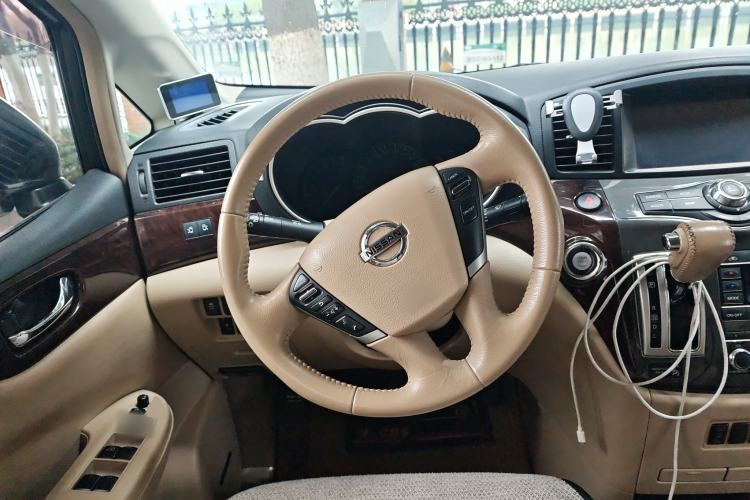 Used Nissan Quest 2015 3.5L SL Steering Wheel