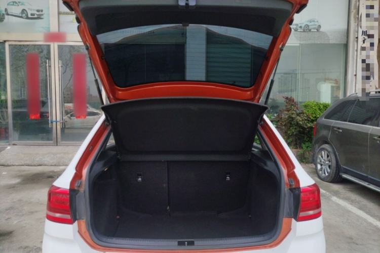 Used Volkswagen Santana 2015 Haval H9 1.6L Manual Comfort Edition Trunk