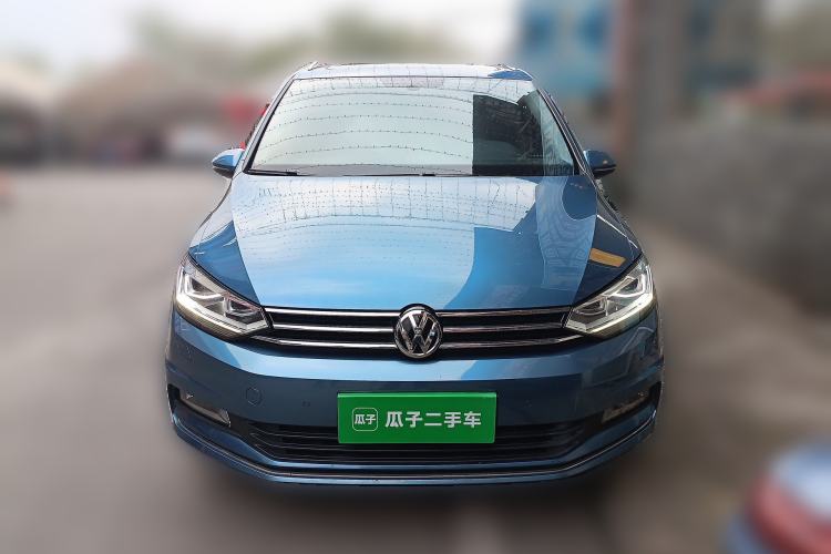 Used Volkswagen Touran 2018 Volkswagen Touran L 280TSI DSG Comfort Edition 7-seater Front