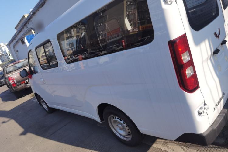Used Wuling Yangguang 2025 Model 400km Bus Edition—Comfort Edition
