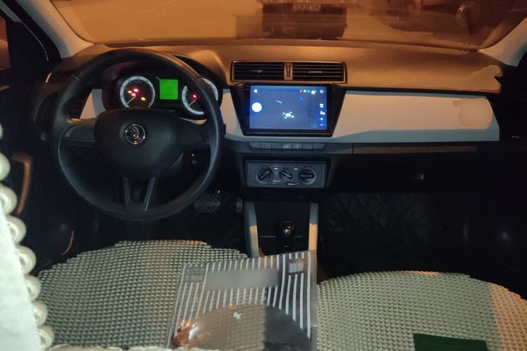 Used Skoda Fabia 2017 1.4L Automatic Car Enjoy Edition Center Console