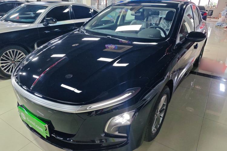 Used Hongqi E-QM5 2025 500km Range Commuter Version