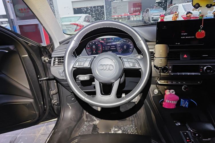 Used Audi A4L 2020 40 TFSI Fashionable and Elegant Model

