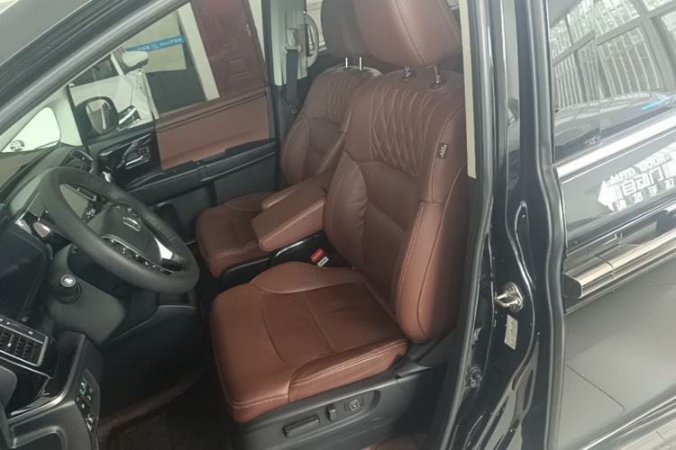 Used Honda Elysion 2019 2.0L Hybrid Supreme Edition Left Front Seat