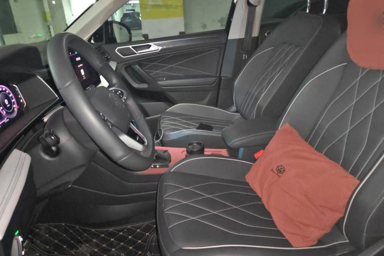 Used Volkswagen Tiguan L 2025 Model Outstanding Version 330TSI Automatic Two-Wheel Drive R-Line Longyao Edition Left Front Seat