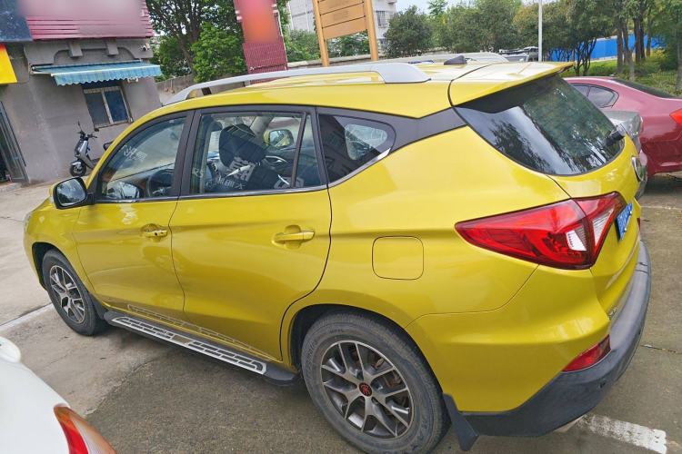 Used BYD Song 2016 GaiShi Edition 1.5TI Manual Elite Model
