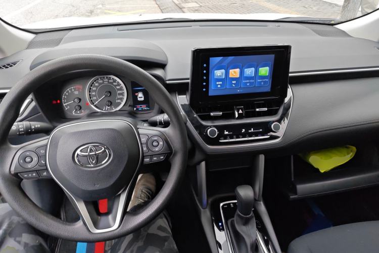 Used Toyota FRONTLANDER 2022 2.0L CVT Leading Edition Center Console