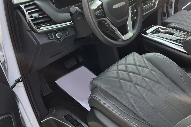 Used SAIC MAXUS G20 2023 Facelifted PLUS 2.0T Gasoline Automatic Luxury Edition