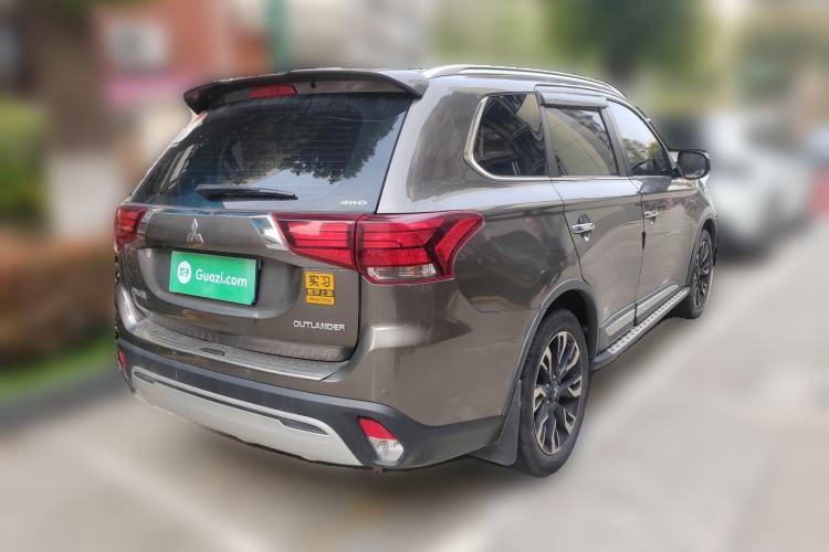 Used Mitsubishi Outlander 2019 2.4L 4x4 Zhi Xiang Edition 7 Seats China V Emission Standard Rear Right 45 Deg